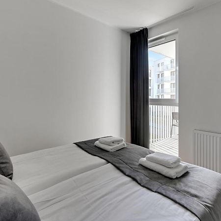 Aura 40 City Center By Downtown Apartments غدانسك الغرفة الصورة